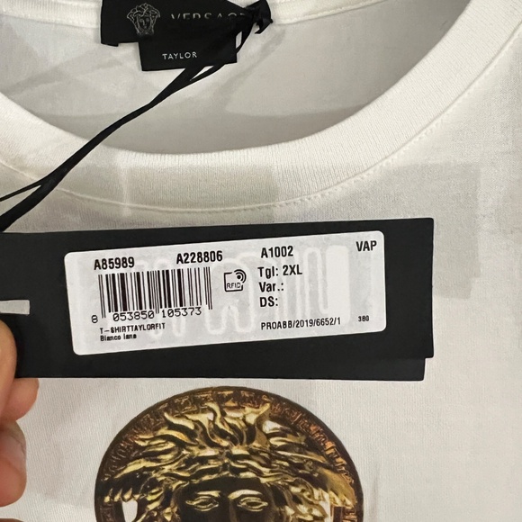 AUTHENTIC new VERSACE T-shrit from RUNWAY for Men XXL but fits like L or XL - Picture 9 of 14